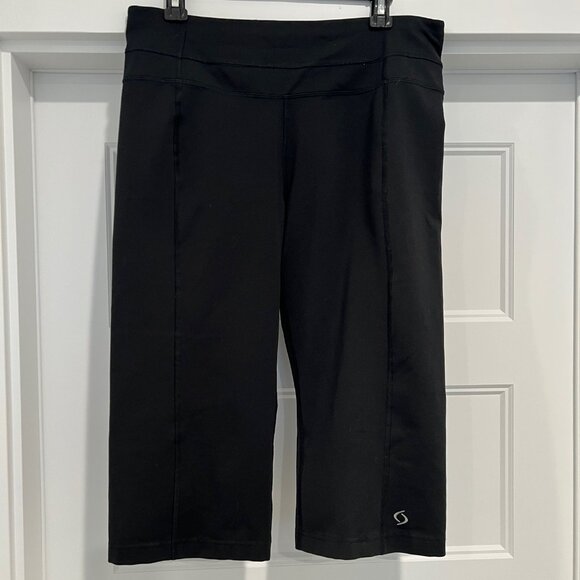Moving Comfort Women's Black Workout High-Rise Capri Pants, Large - Picture 1 of 5